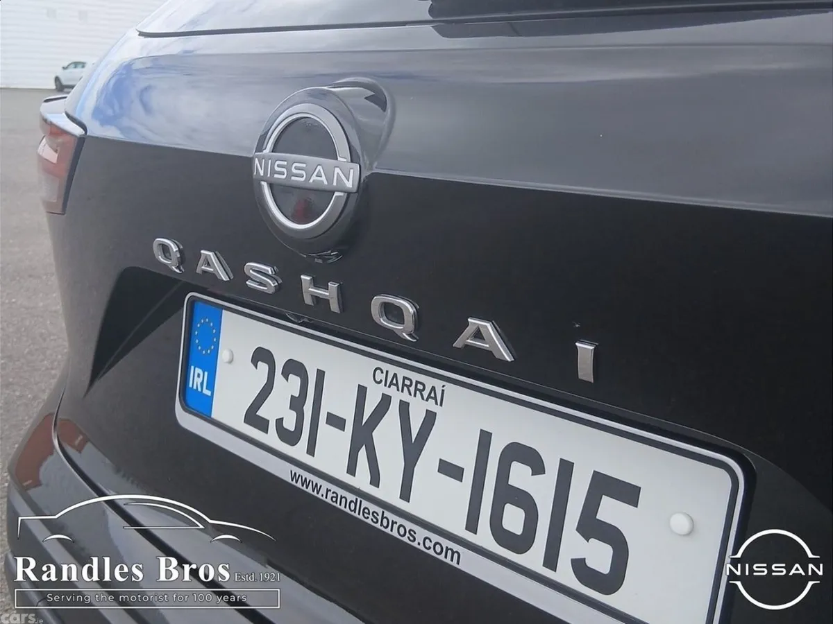 Nissan Qashqai MPV, Petrol, 2023, Black