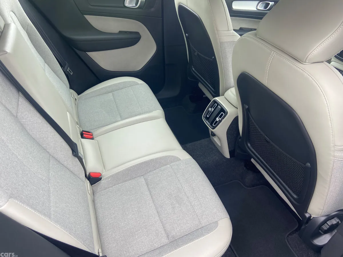 Volvo XC40 SUV, Diesel, 2019, Grey