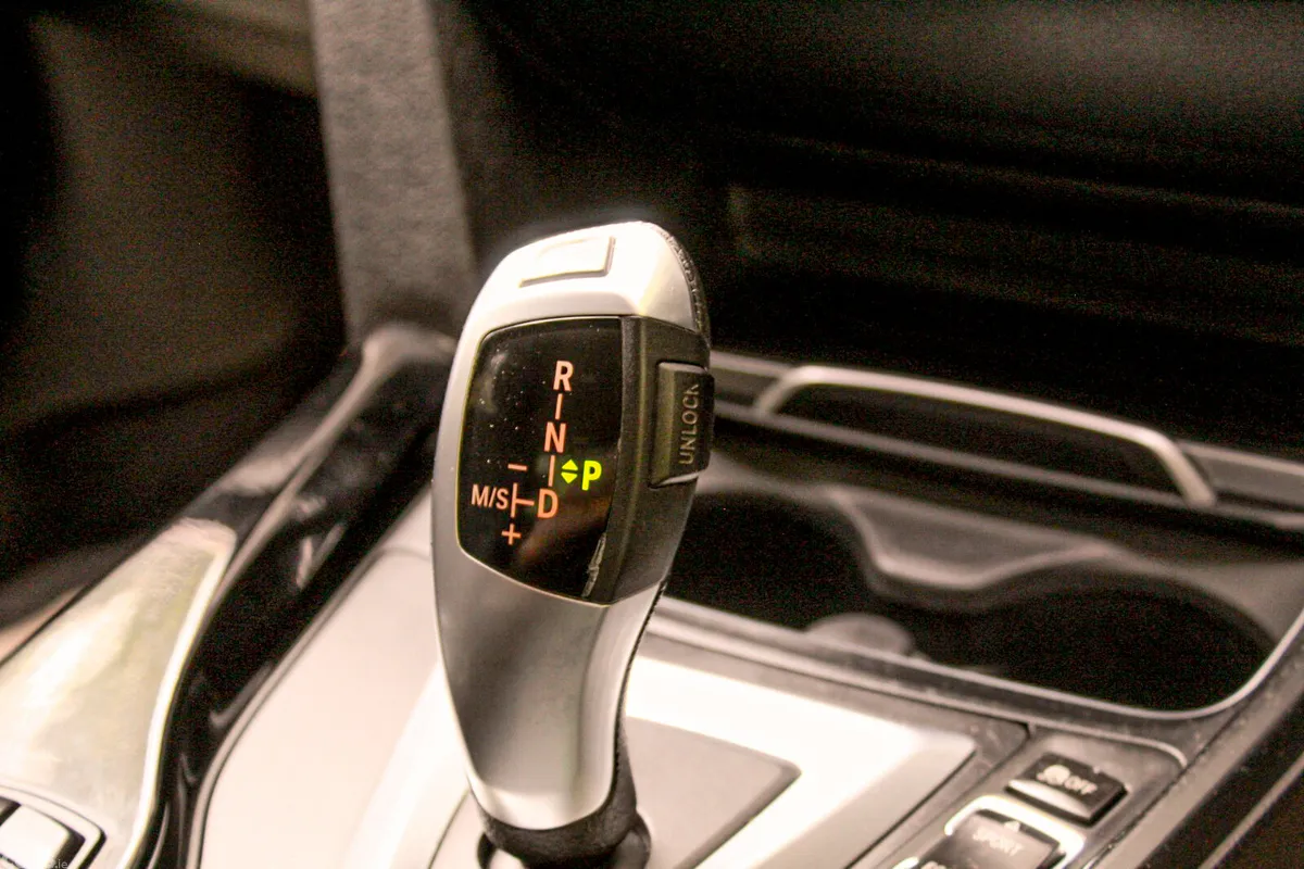 BMW 3-Series Saloon, Petrol Plug-in Hybrid, 2016, White