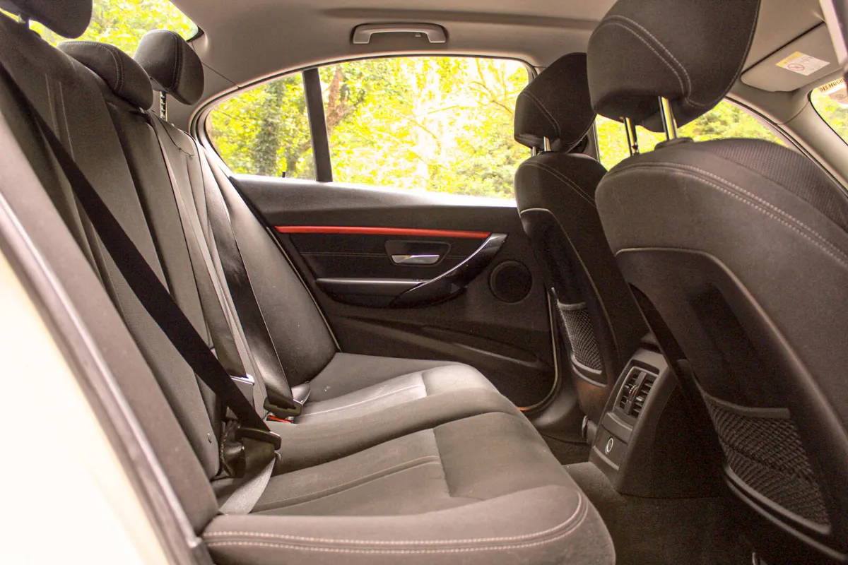 BMW 3-Series Saloon, Petrol Plug-in Hybrid, 2016, White