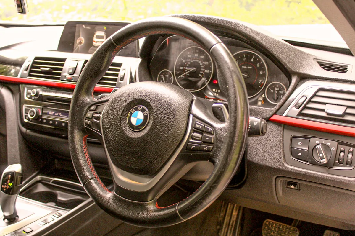 BMW 3-Series Saloon, Petrol Plug-in Hybrid, 2016, White