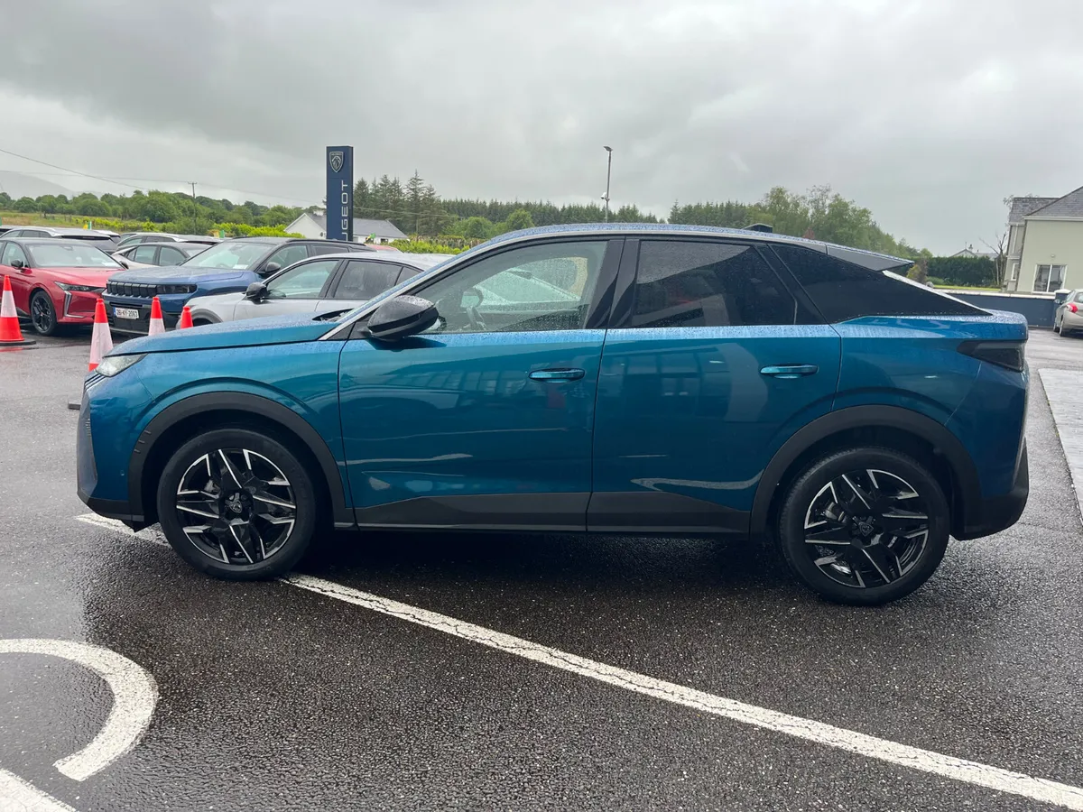 Peugeot 3008 MPV, Petrol Hybrid, 2024, Blue