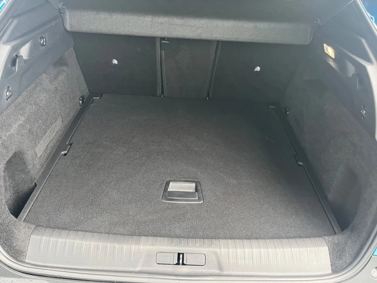 Peugeot 3008 MPV, Petrol Hybrid, 2024, Blue