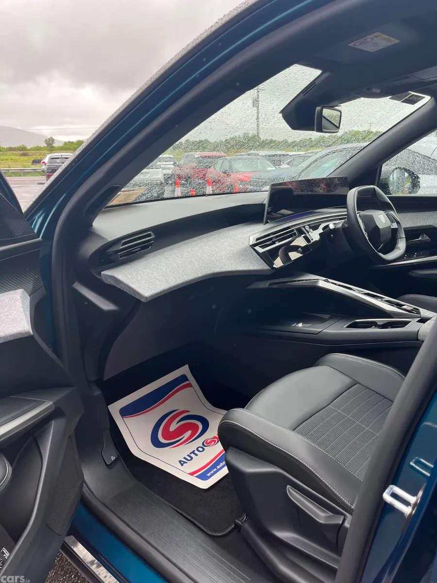 Peugeot 3008 MPV, Petrol Hybrid, 2024, Blue