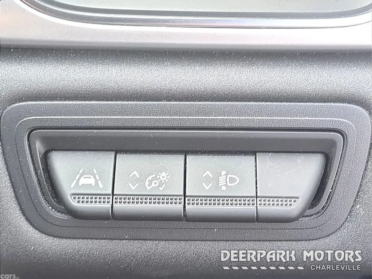 Renault Captur Hatchback, Petrol, 2020, Blue
