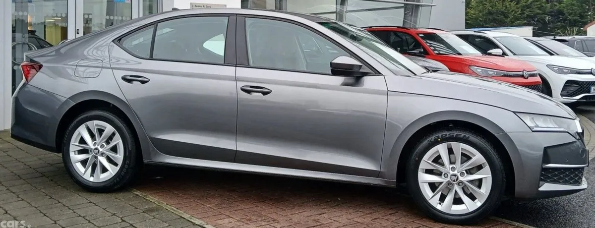 Skoda Octavia Saloon, Diesel, 2025, Grey