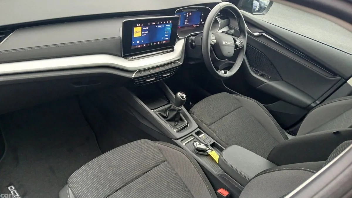 Skoda Octavia Saloon, Diesel, 2025, Grey