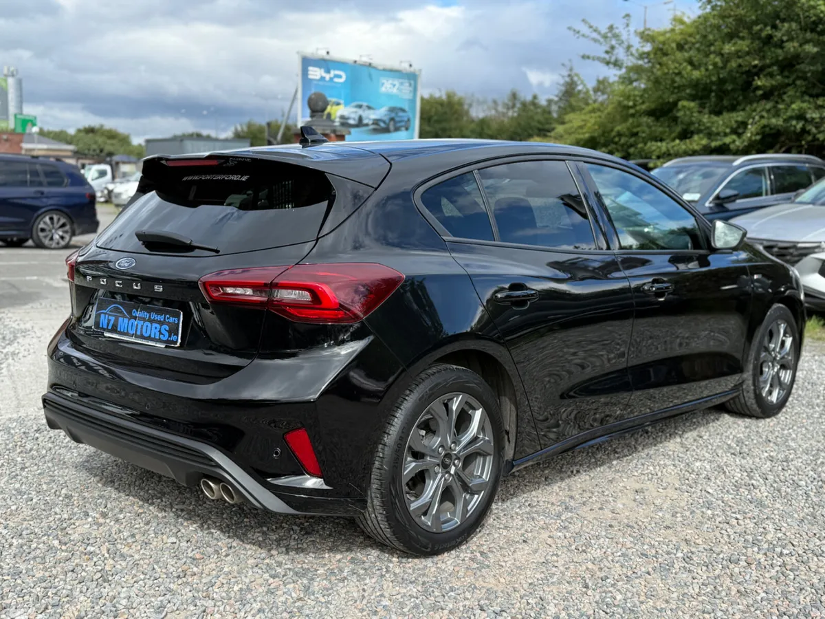 Ford Focus Hatchback, Petrol, 2023, Black