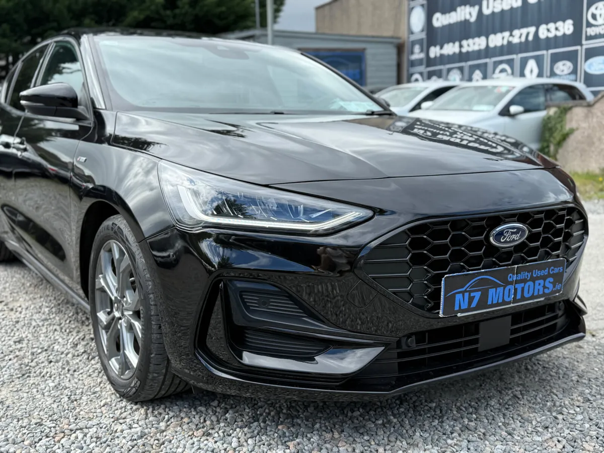 Ford Focus Hatchback, Petrol, 2023, Black