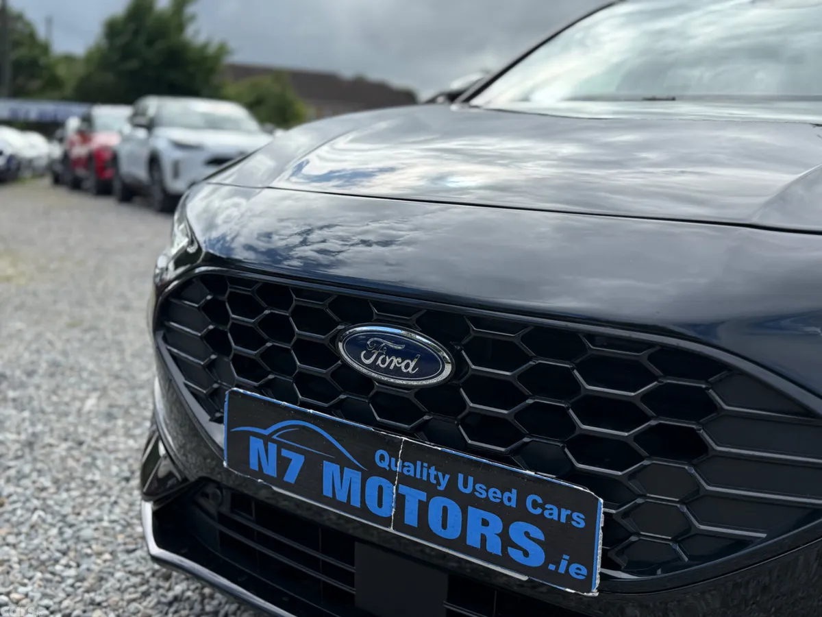 Ford Focus Hatchback, Petrol, 2023, Black