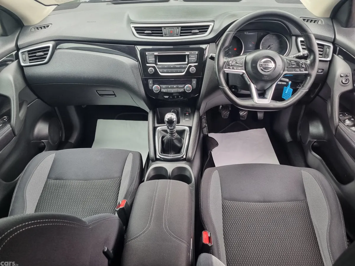 Nissan Qashqai SUV, Diesel, 2017, Grey