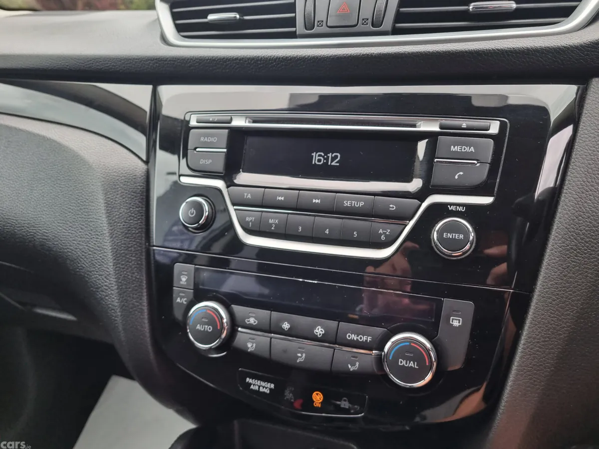 Nissan Qashqai SUV, Diesel, 2017, Grey