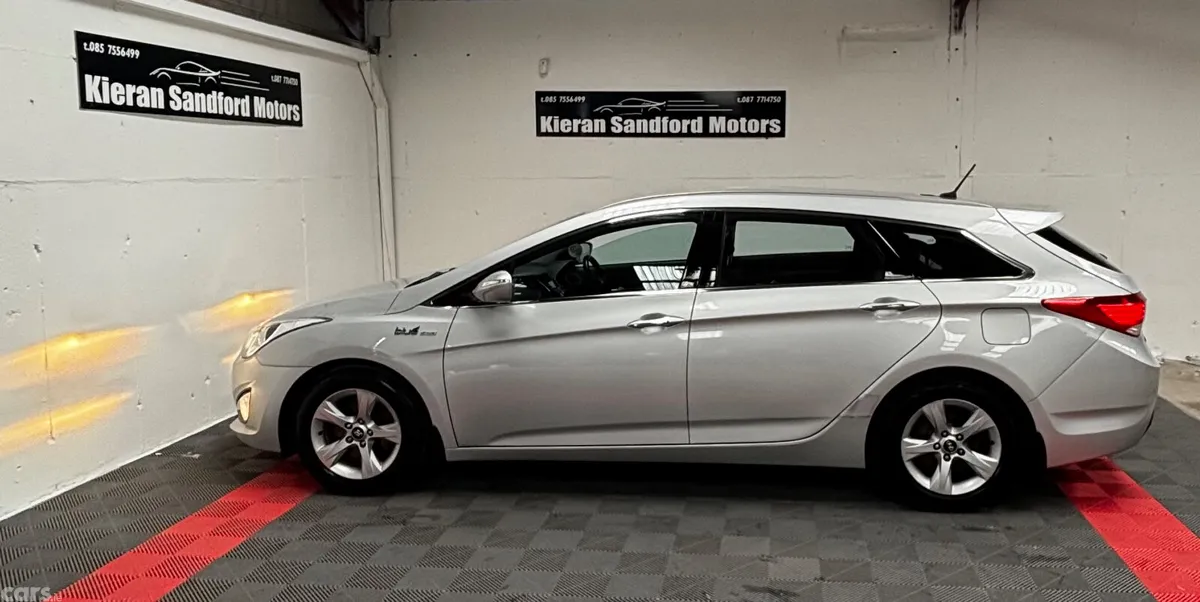 Hyundai i40 Estate/Jeep, Diesel, 2014, Silver