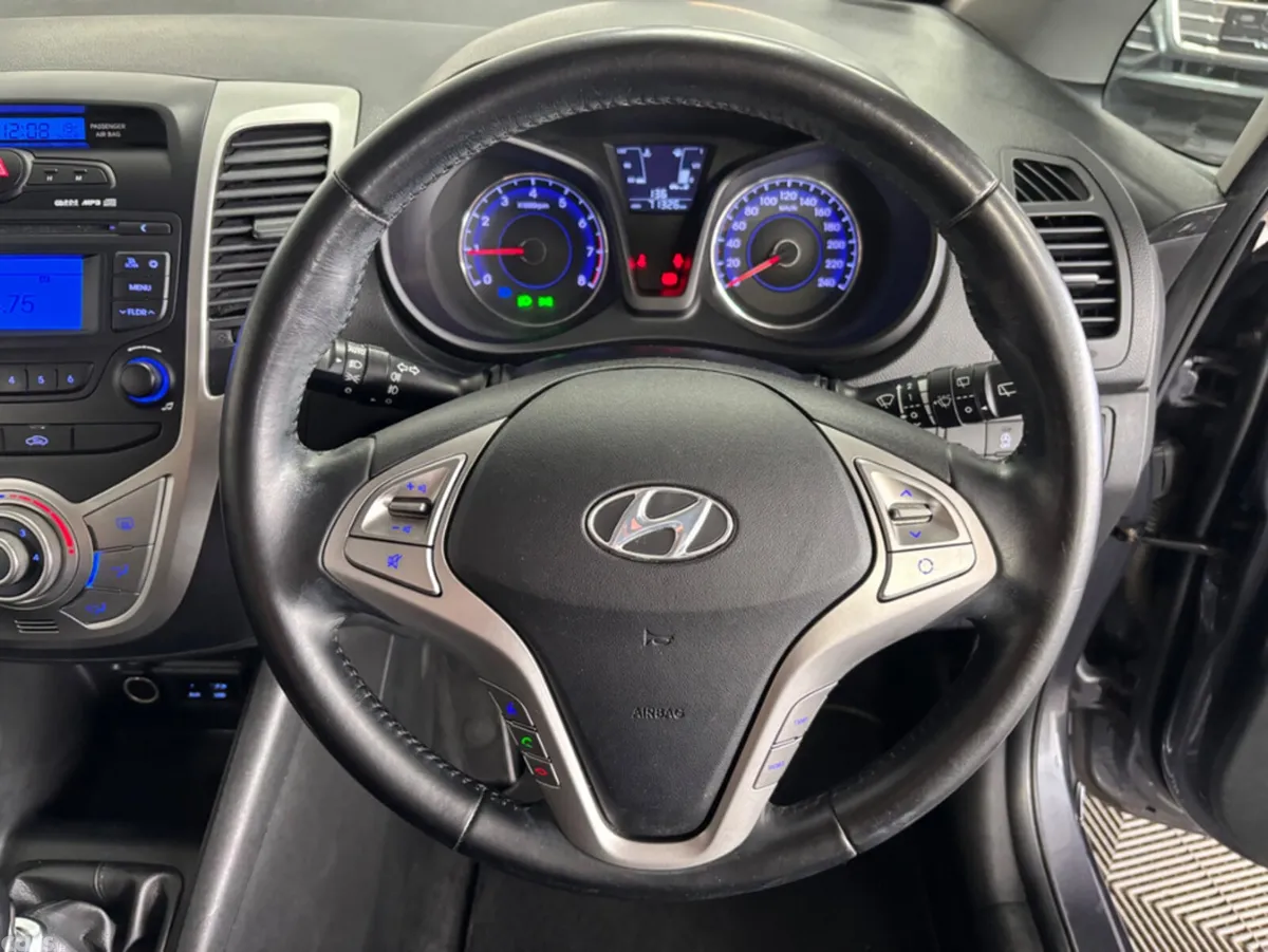 Hyundai ix20 MPV, Petrol, 2019, Grey