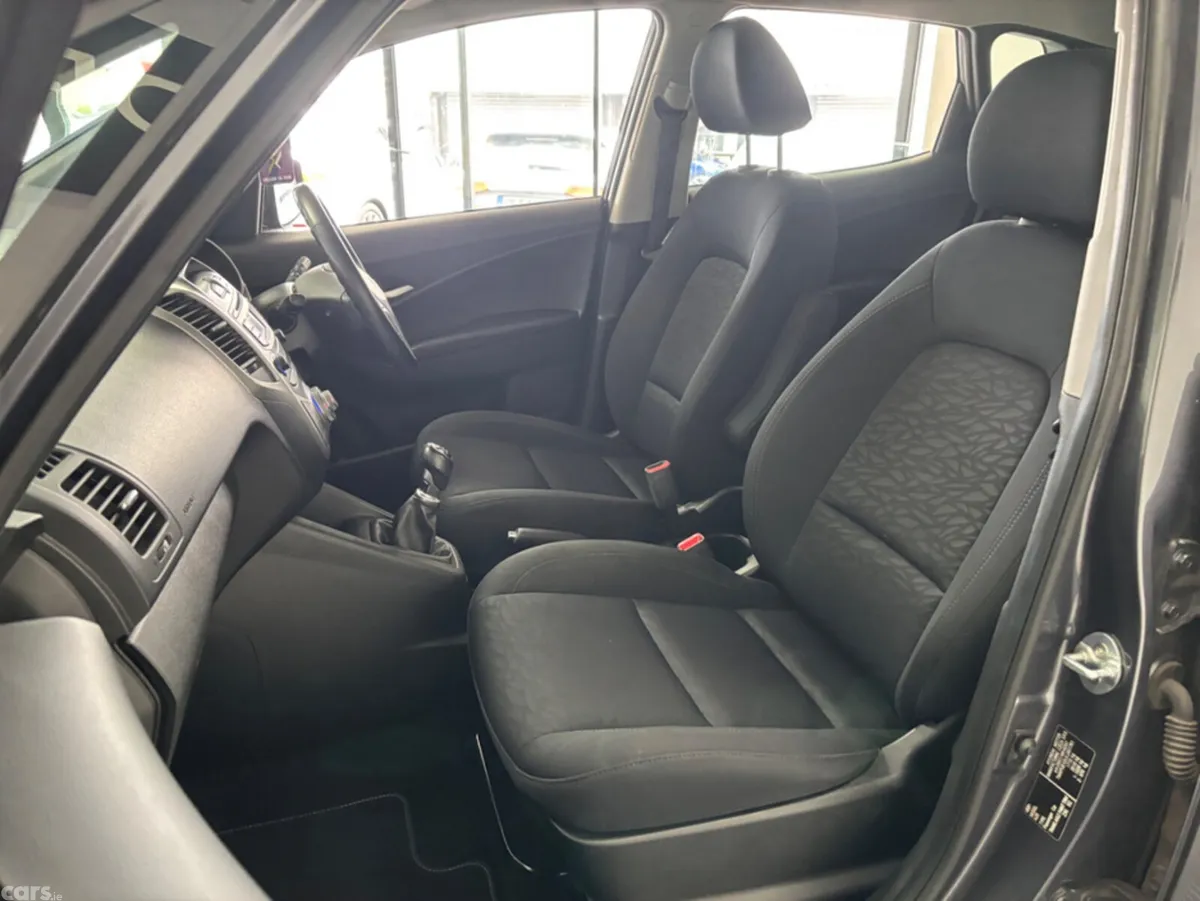 Hyundai ix20 MPV, Petrol, 2019, Grey