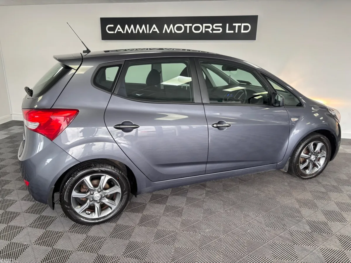 Hyundai ix20 MPV, Petrol, 2019, Grey