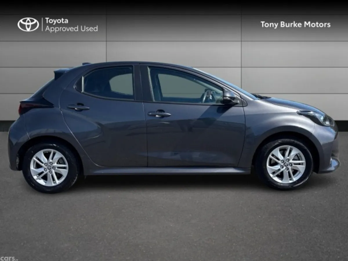 Toyota Yaris Hatchback, Petrol Hybrid, 2024, Grey