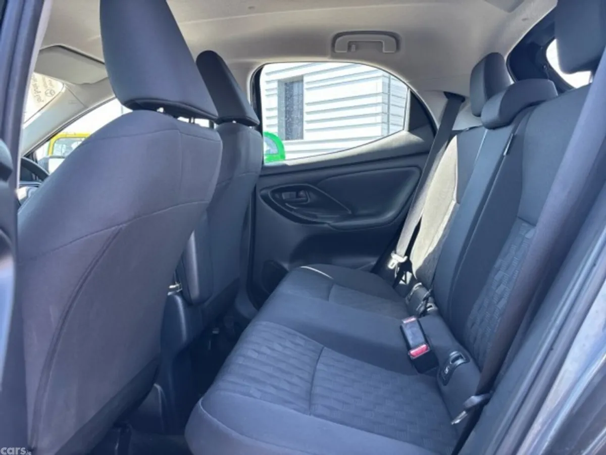 Toyota Yaris Hatchback, Petrol Hybrid, 2024, Grey