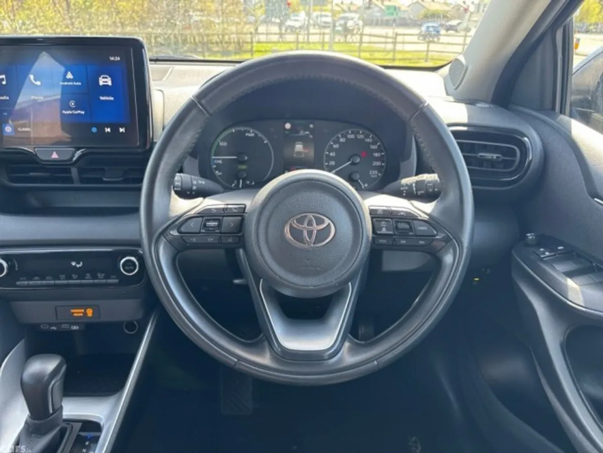 Toyota Yaris Hatchback, Petrol Hybrid, 2024, Grey
