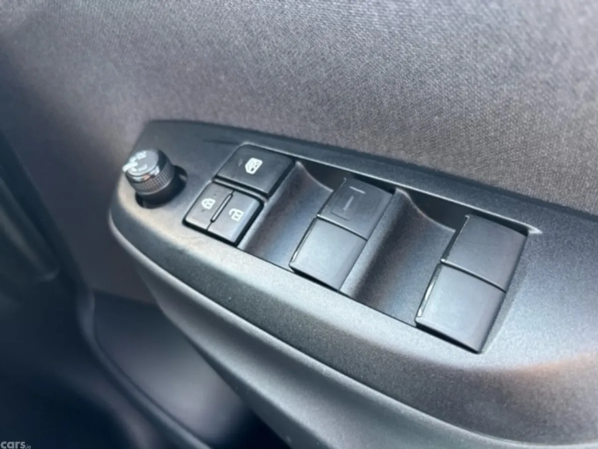 Toyota Yaris Hatchback, Petrol Hybrid, 2024, Grey