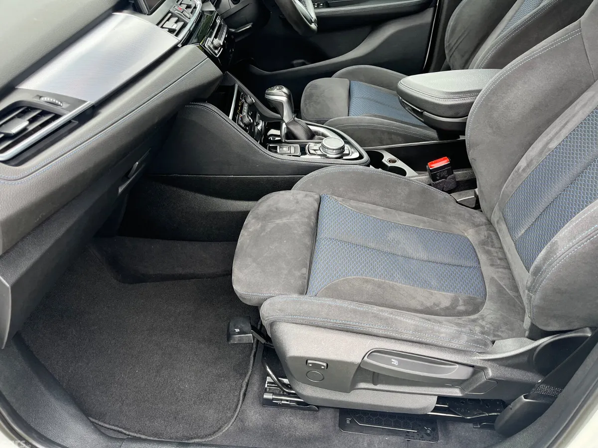 BMW 2-Series Hatchback, Petrol, 2016, White