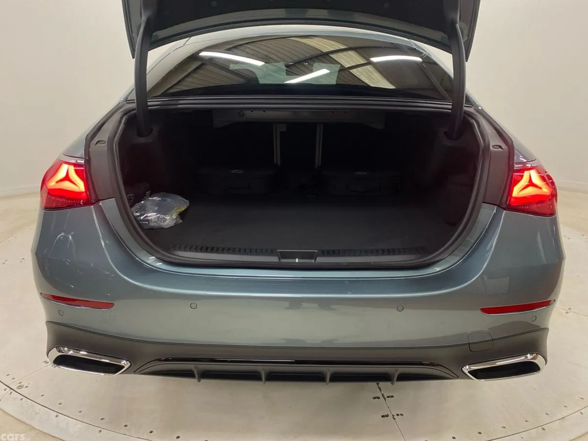 Mercedes-Benz E-Class Saloon, Diesel Plug-in Hybrid, 2026, Green