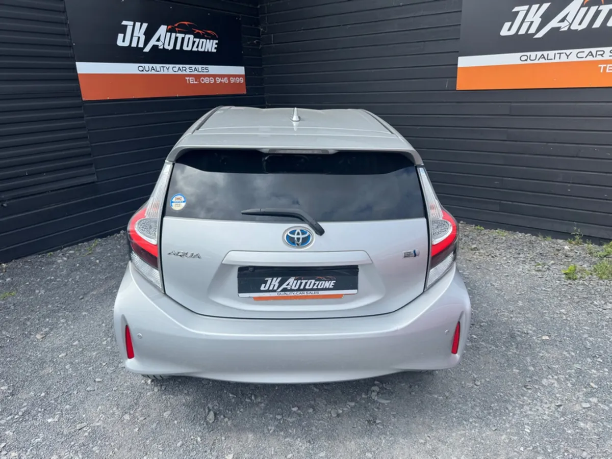 Toyota Aqua Hatchback, Petrol Hybrid, 2021, Silver