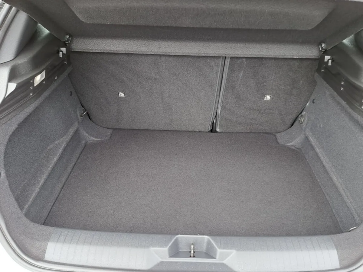 Opel Astra Hatchback, Petrol, 2025, White