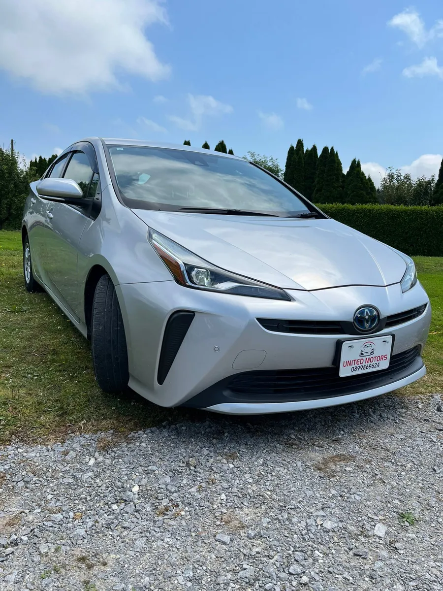 Toyota Prius Saloon, Petrol Hybrid, 2021, Silver