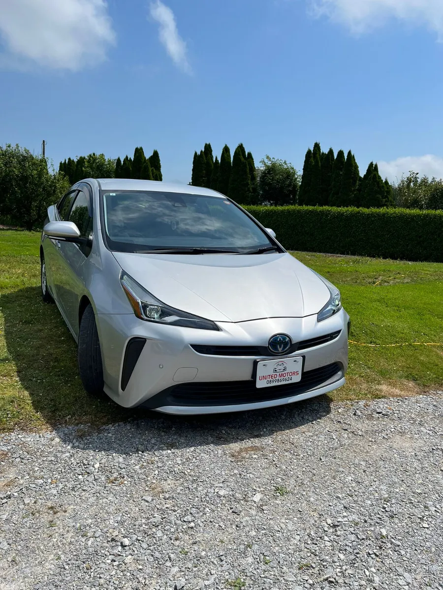Toyota Prius Saloon, Petrol Hybrid, 2021, Silver