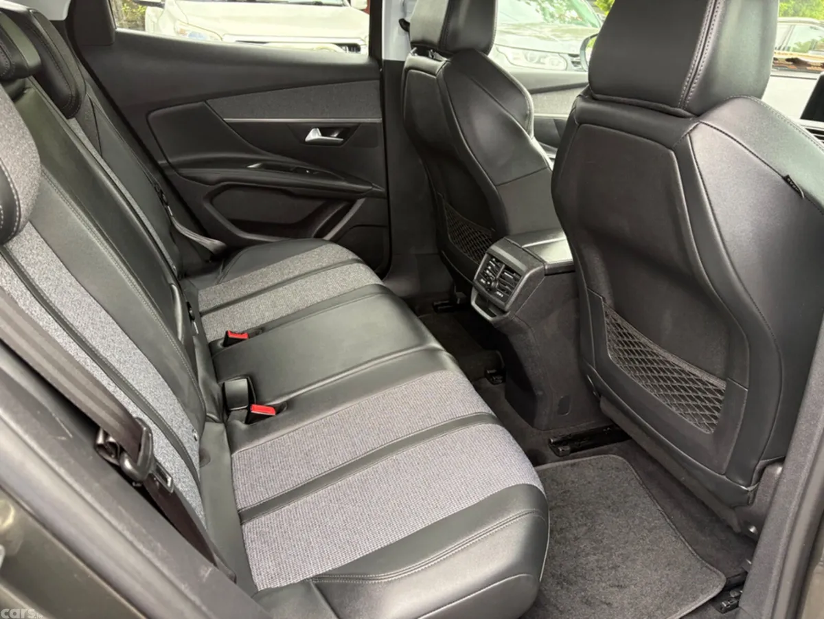 Peugeot 3008 MPV, Petrol, 2019, Grey