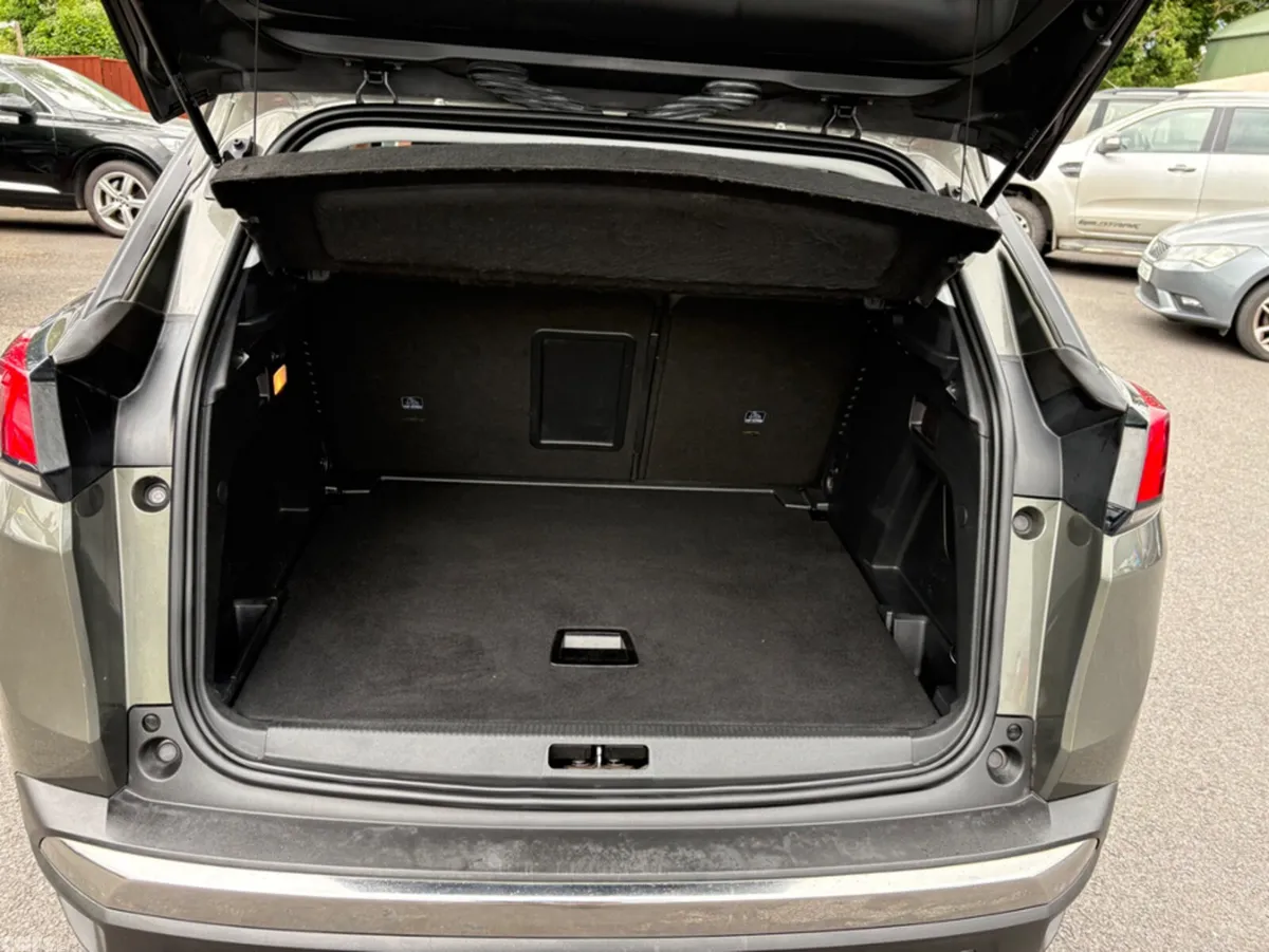 Peugeot 3008 MPV, Petrol, 2019, Grey