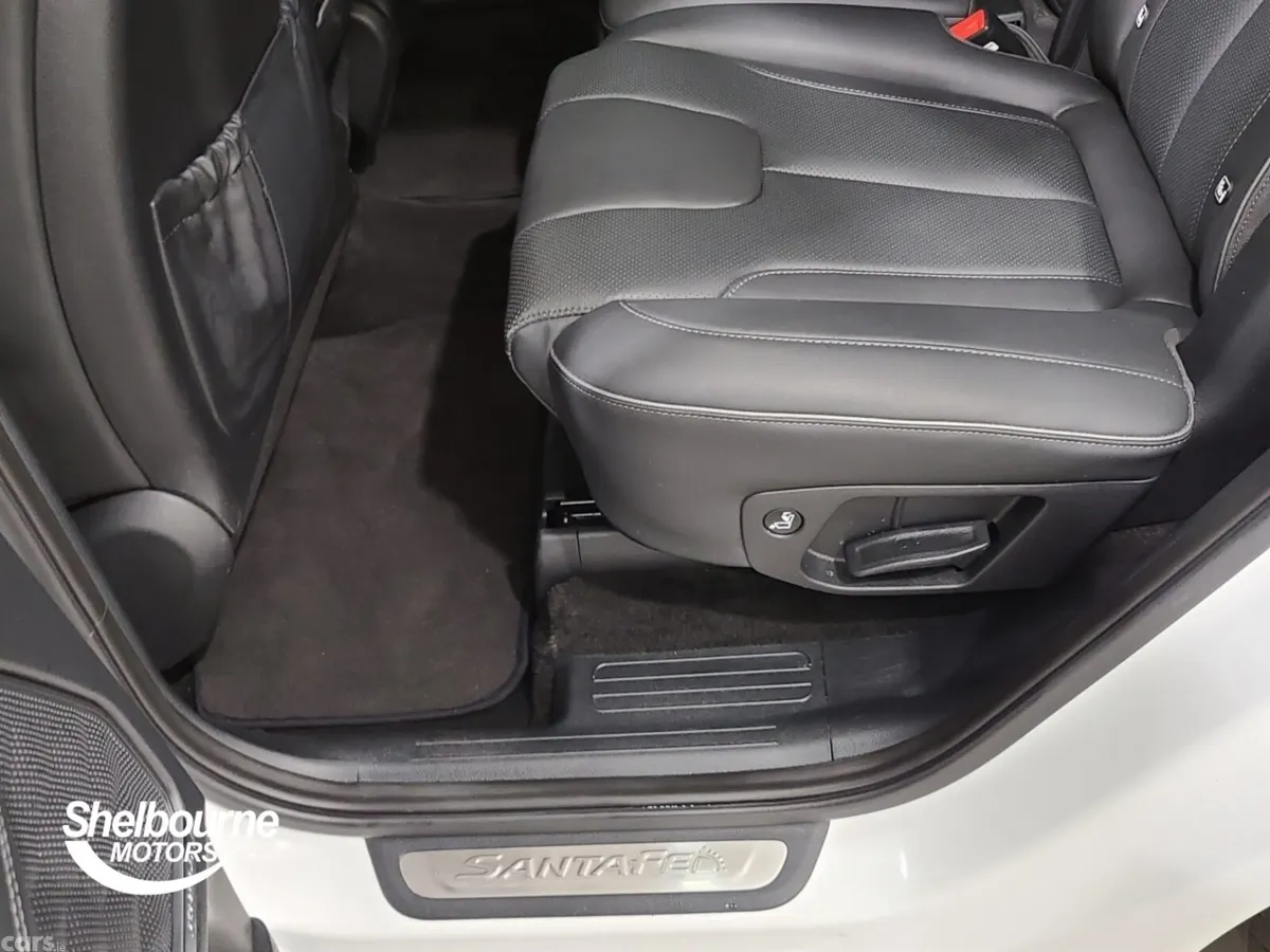Hyundai Santa Fe Estate, Petrol Hybrid, 2023, White