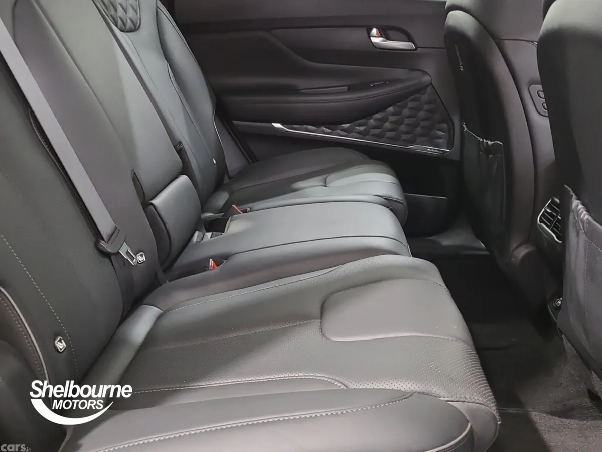 Hyundai Santa Fe Estate, Petrol Hybrid, 2023, White