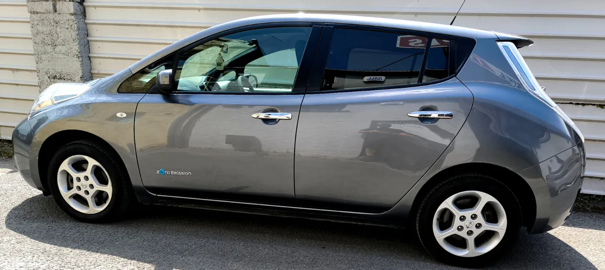 Nissan Leaf Hatchback, Electric, 2017, Grey