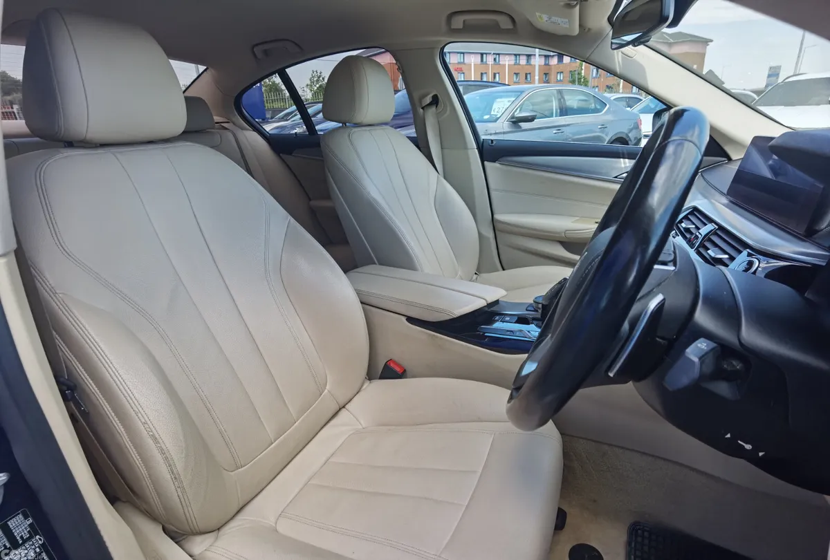 BMW 5-Series Saloon, Petrol Plug-in Hybrid, 2019, Blue