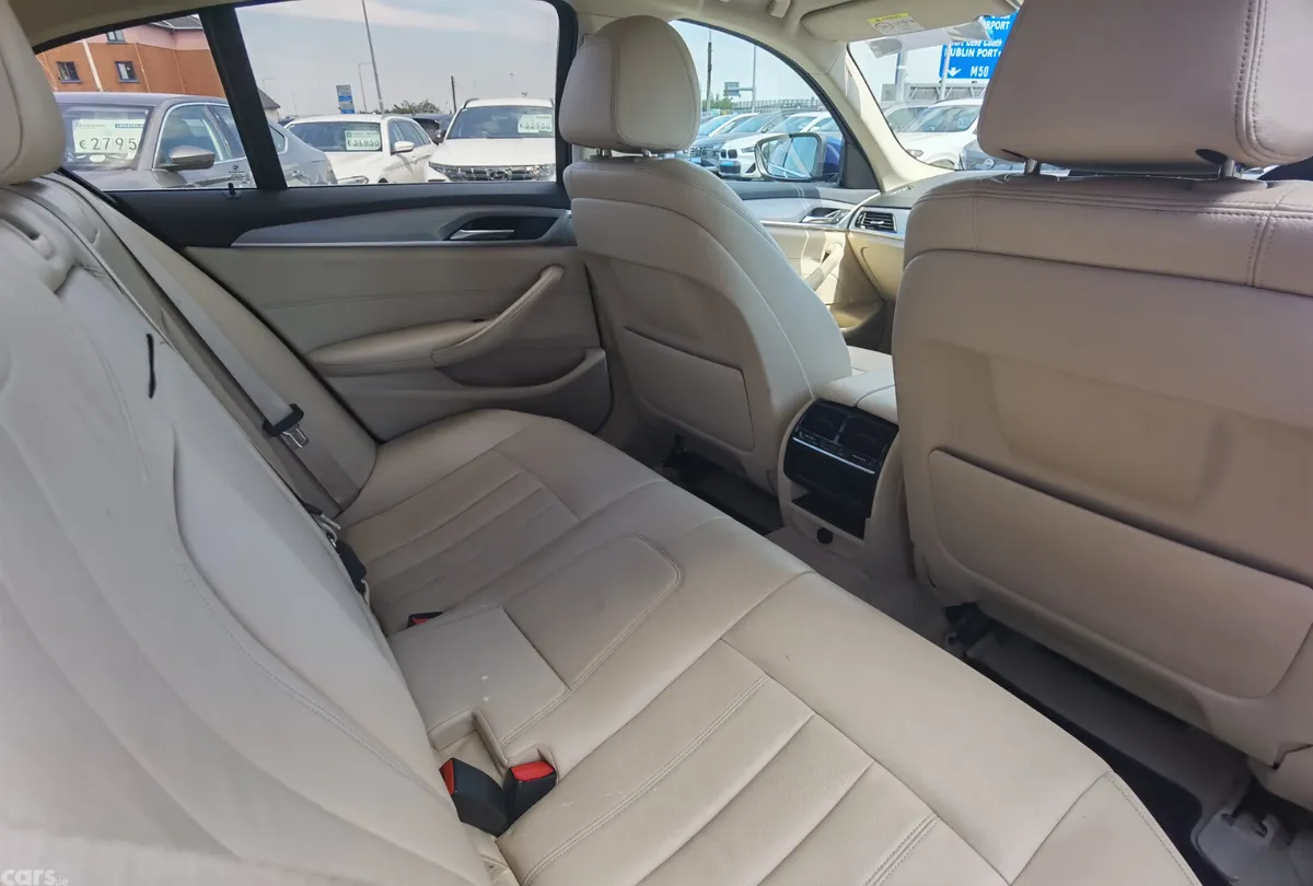 BMW 5-Series Saloon, Petrol Plug-in Hybrid, 2019, Blue