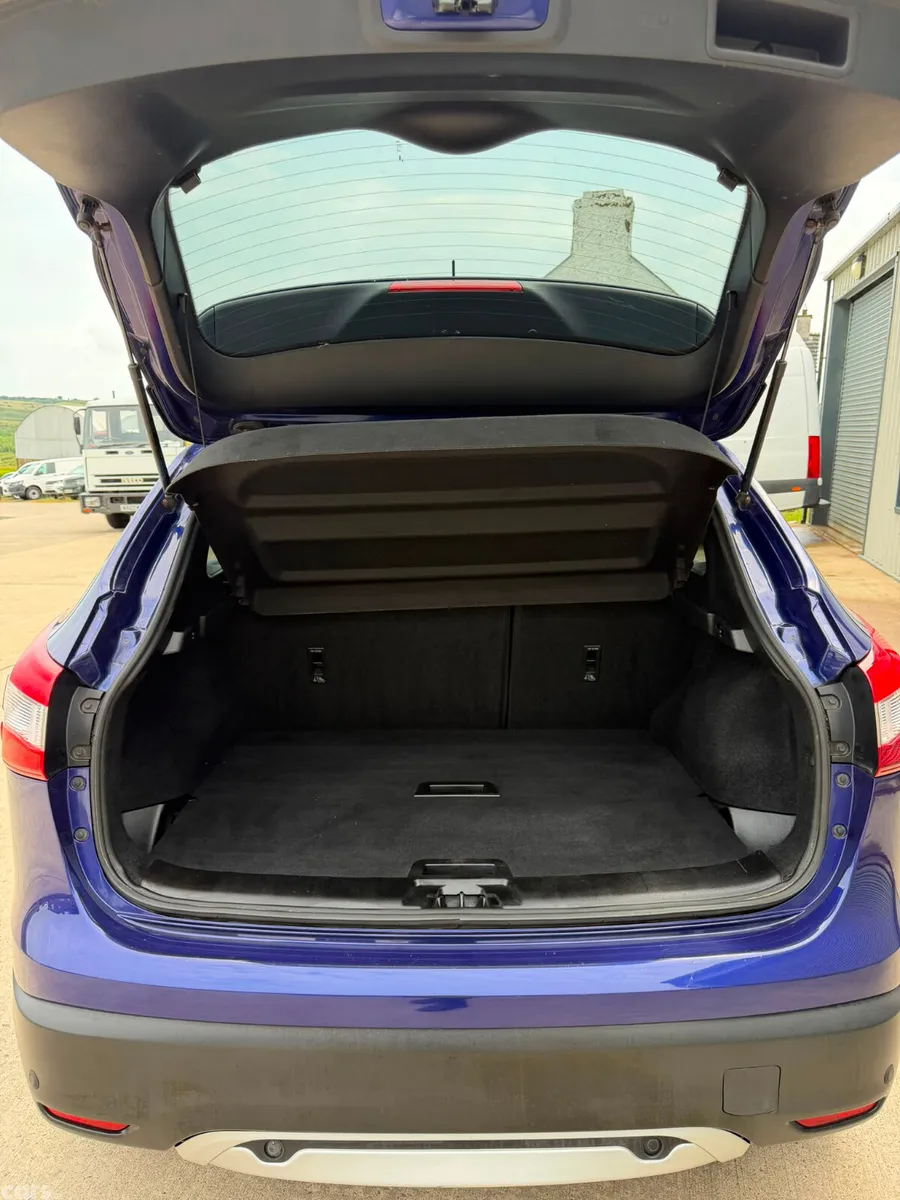 Nissan Qashqai SUV, Diesel, 2016, Blue