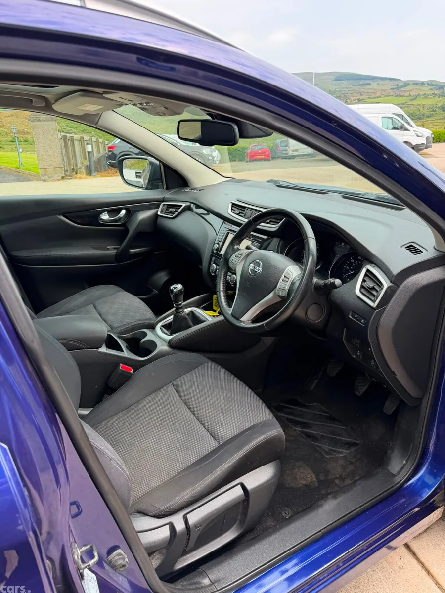 Nissan Qashqai SUV, Diesel, 2016, Blue