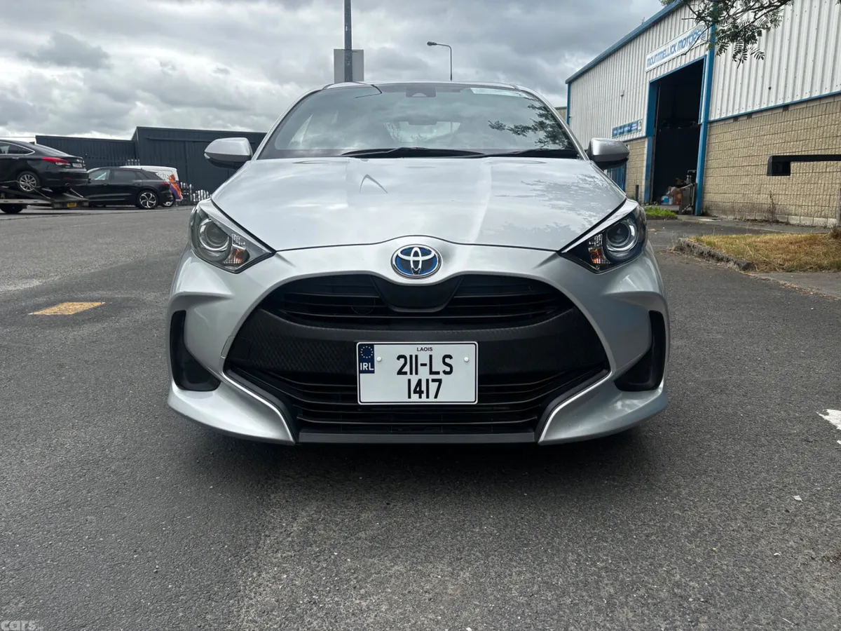 Toyota Yaris Hatchback, Petrol, 2021, Silver