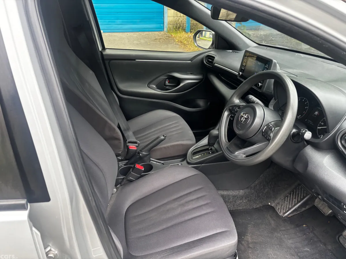 Toyota Yaris Hatchback, Petrol, 2021, Silver