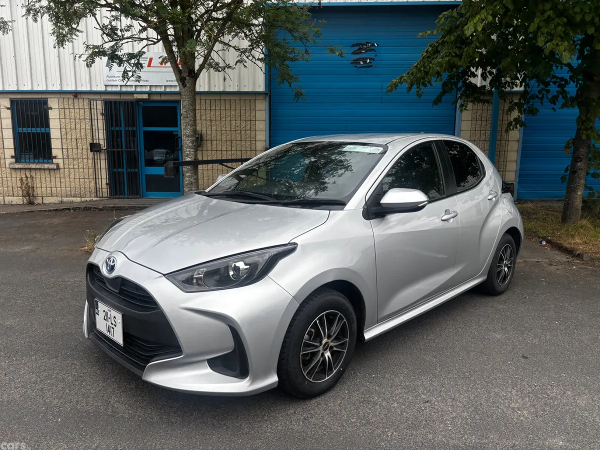 Toyota Yaris Hatchback, Petrol, 2021, Silver