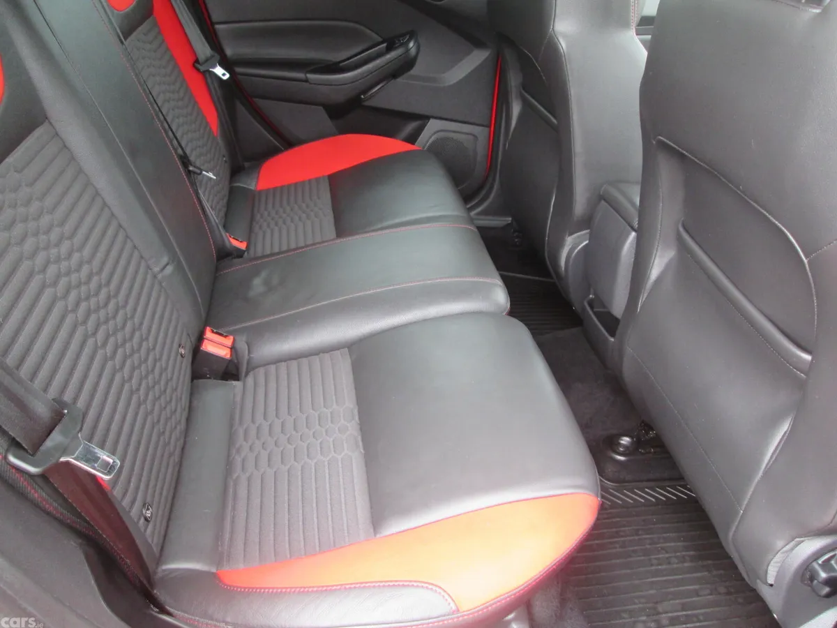 Ford Focus Hatchback, Diesel, 2016, Red