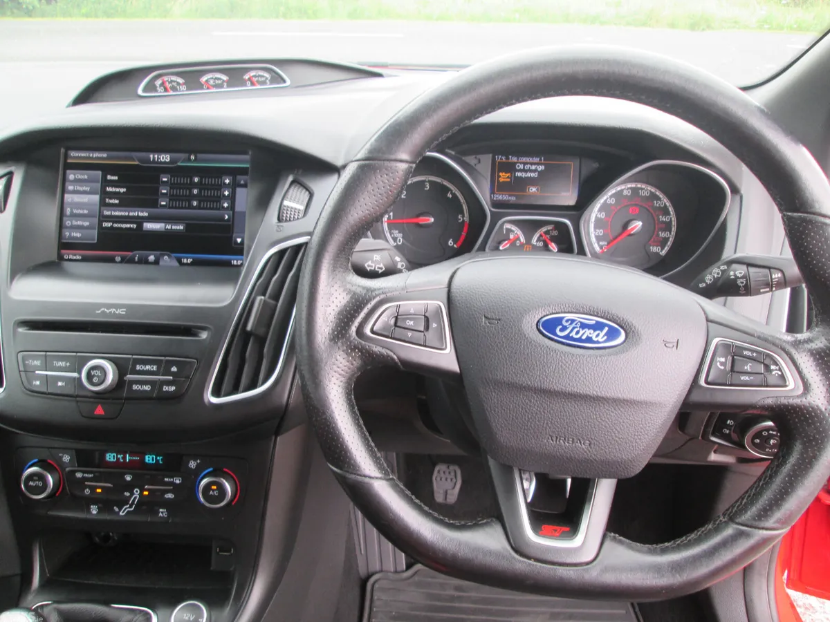 Ford Focus Hatchback, Diesel, 2016, Red
