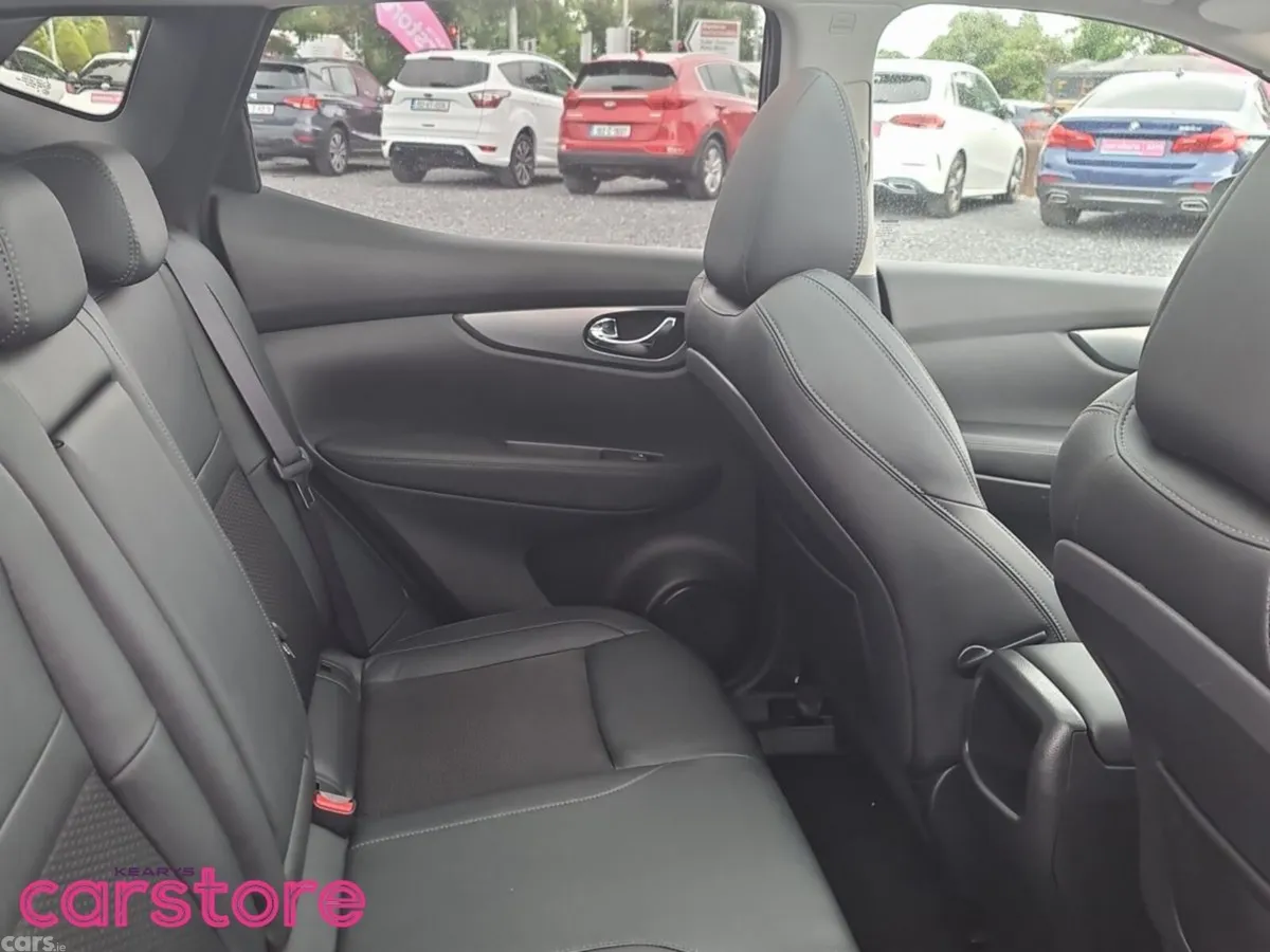 Nissan Qashqai MPV, Diesel, 2019, Brown