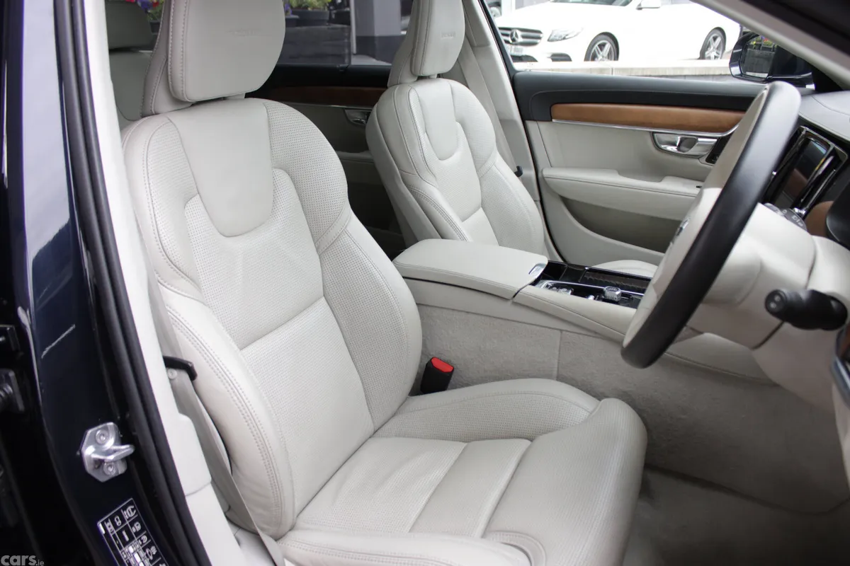 Volvo VOLVO Estate, Petrol Plug-in Hybrid, 2019, Blue