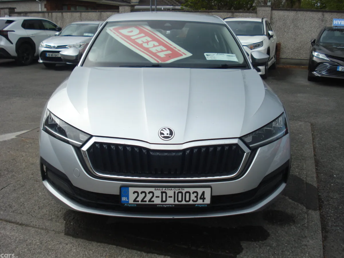 Skoda Octavia Saloon, Diesel, 2022, Grey