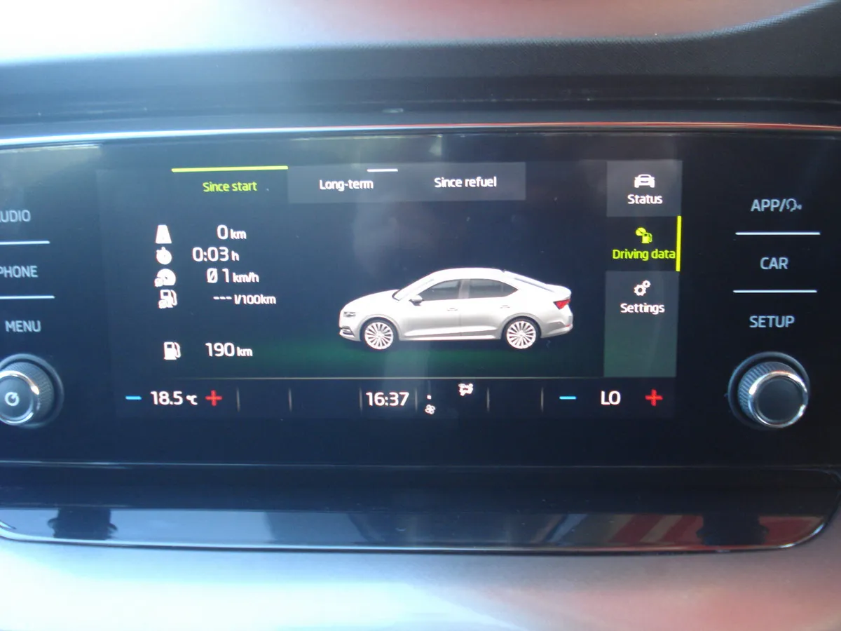 Skoda Octavia Saloon, Diesel, 2022, Grey