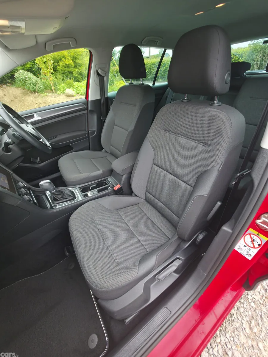 Volkswagen Golf Hatchback, Petrol, 2018, Red