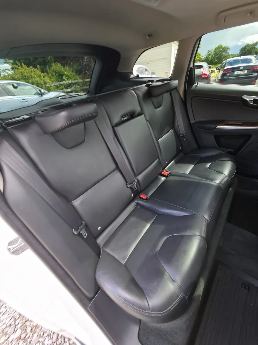 Volvo XC60 SUV, Diesel, 2017, White